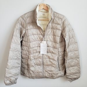 BNWT UNIQLO Packable Warm Ultra Light Down Jacket Fits Small